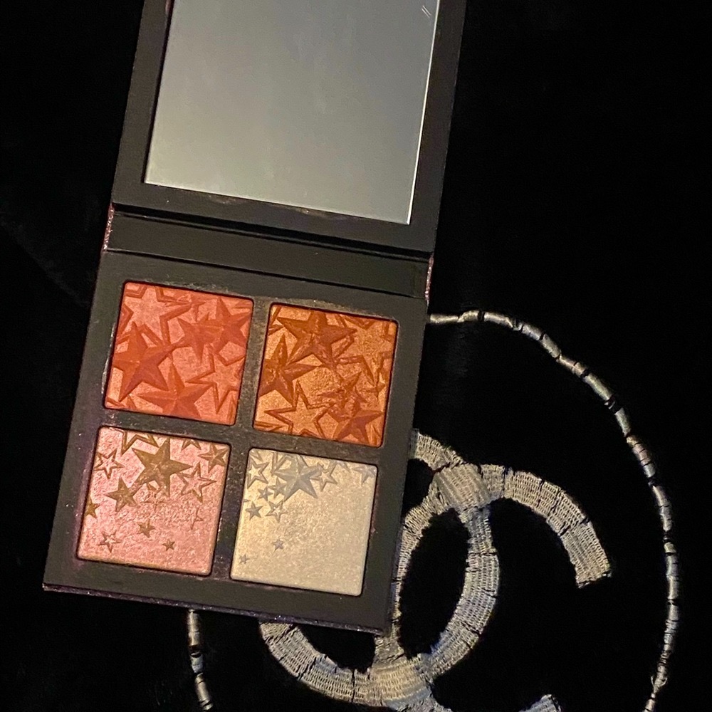 STAR DIPPED FACE COMPACT BRAND NEW by MAC COSMETICS